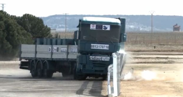 vägräcke lastbil höghållfast stål